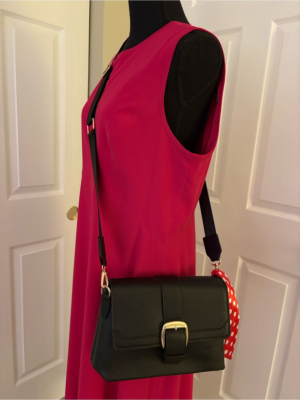 Women’s Black Faux Leather Crossbody Bag - Sleek Everyday Carry with Twill